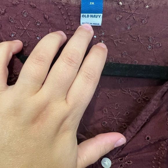 Old navy eyelet button front blouse - Picture 3 of 3